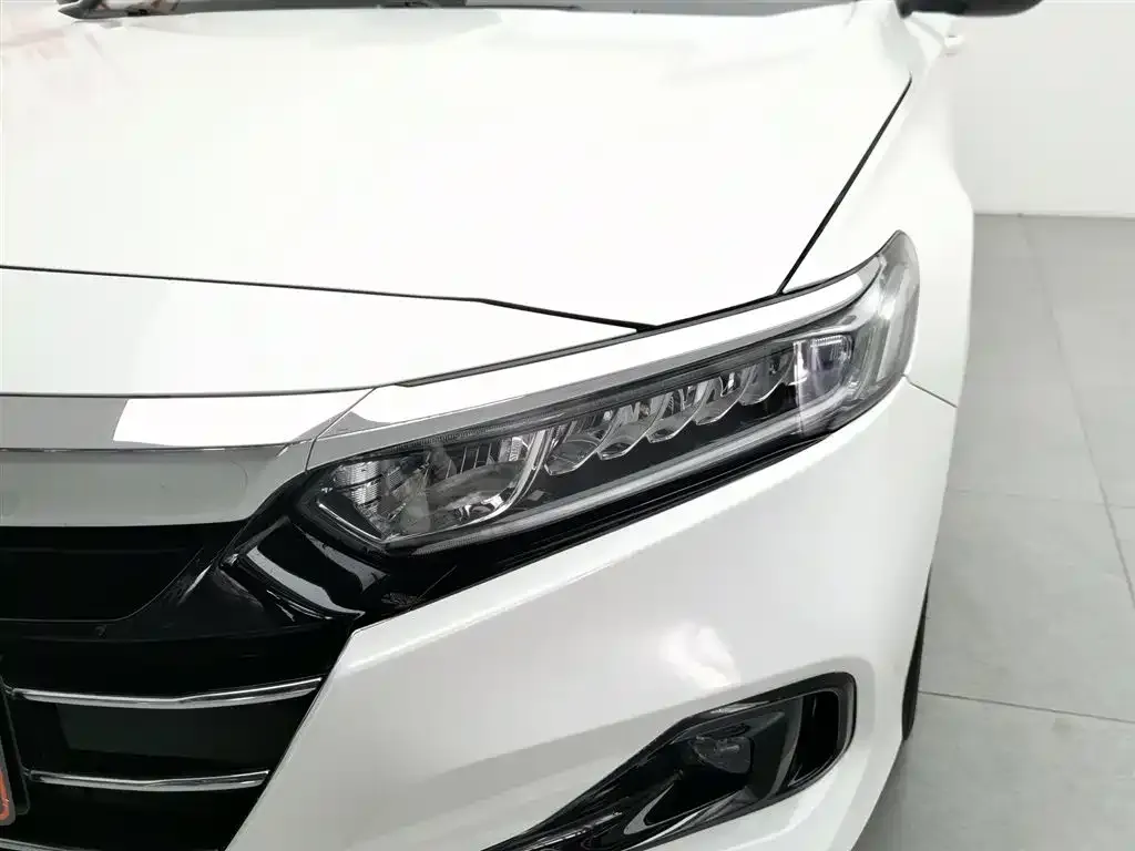 Honda Accord — фото 9