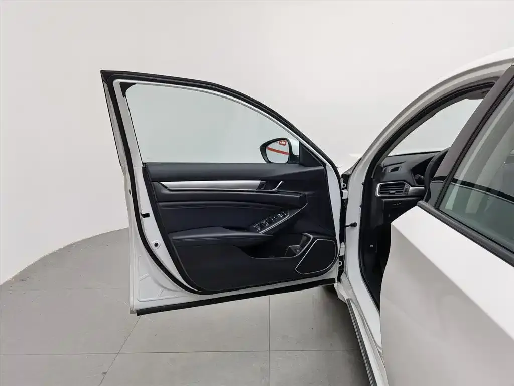 Honda Accord — фото 4