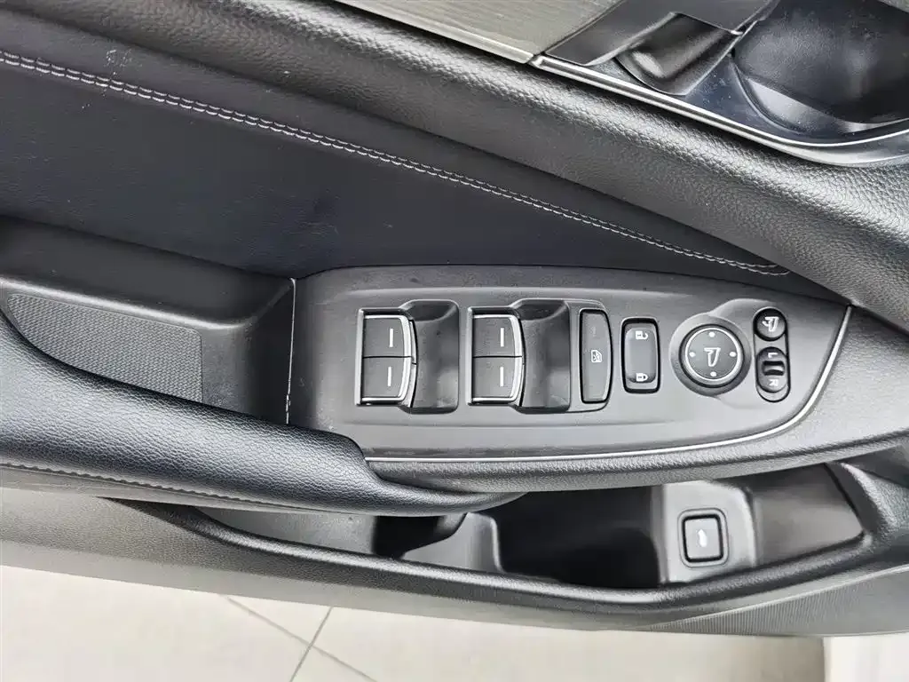 Honda Accord — фото 8