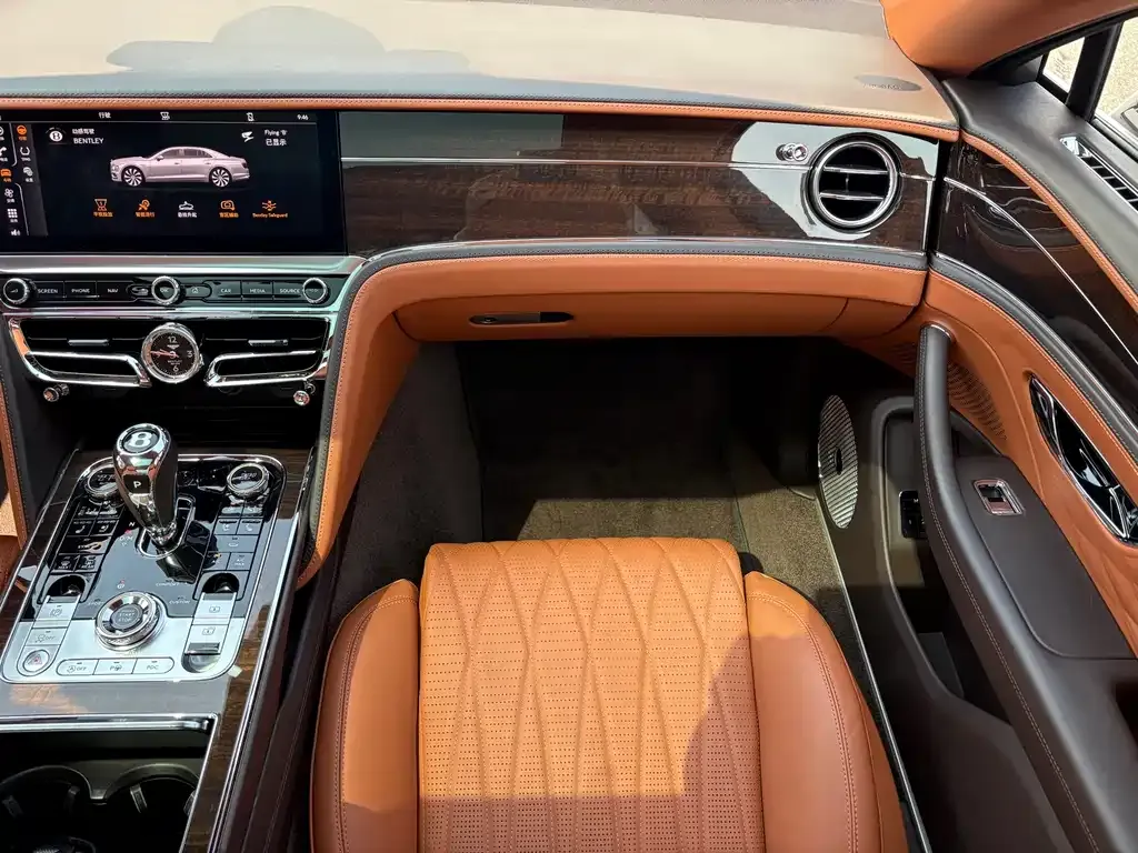 Bentley Flying Spur — фото 7