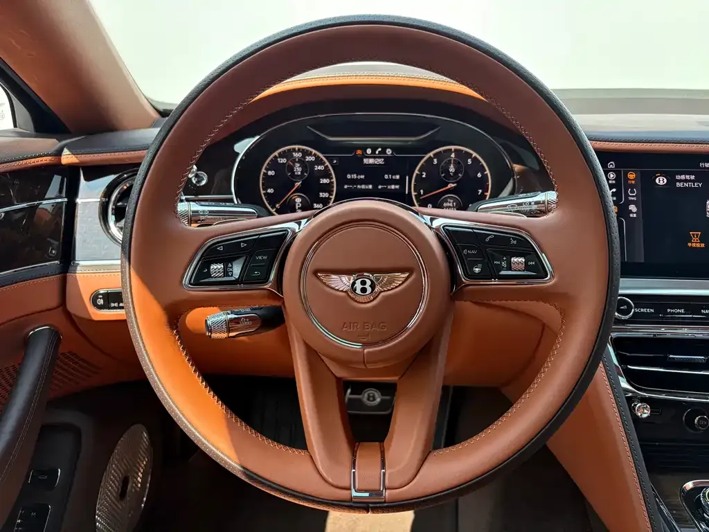 Bentley Flying Spur — фото 2
