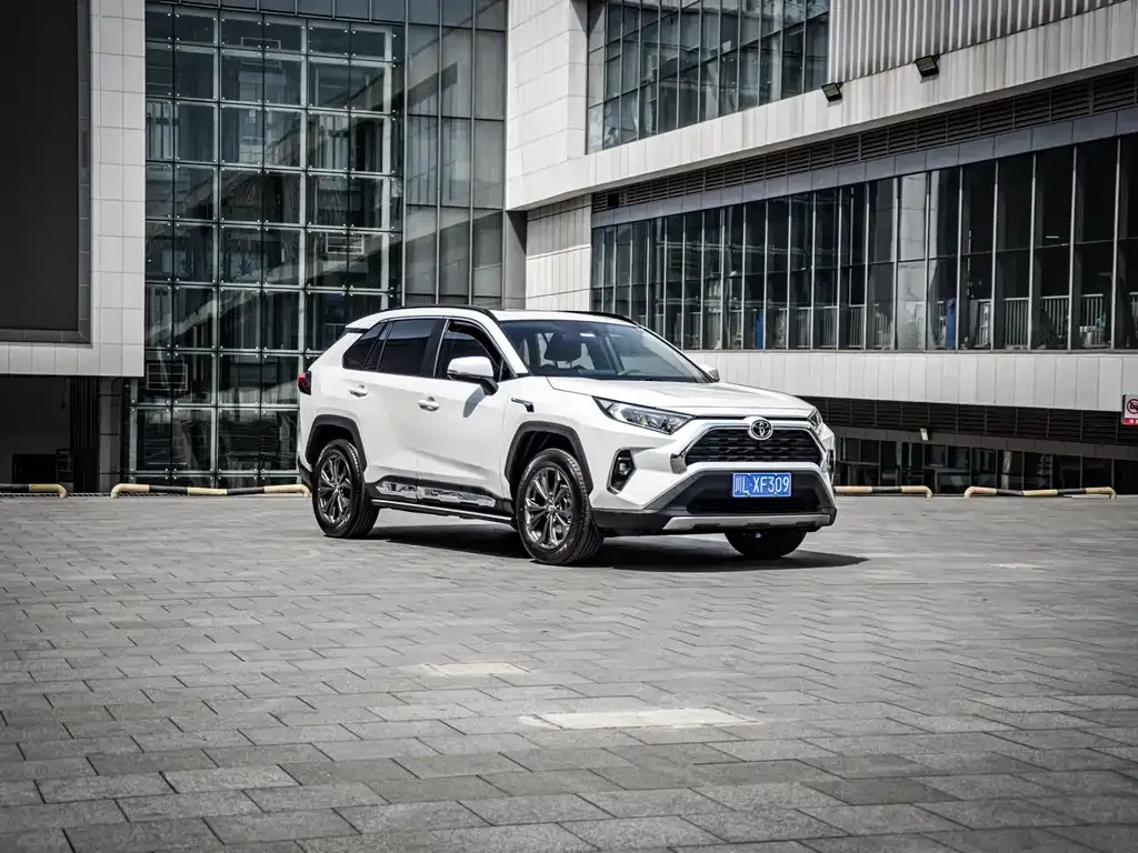 Toyota RAV4 — фото 5