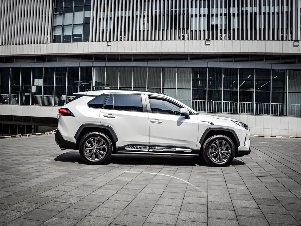 Toyota RAV4 — фото 2