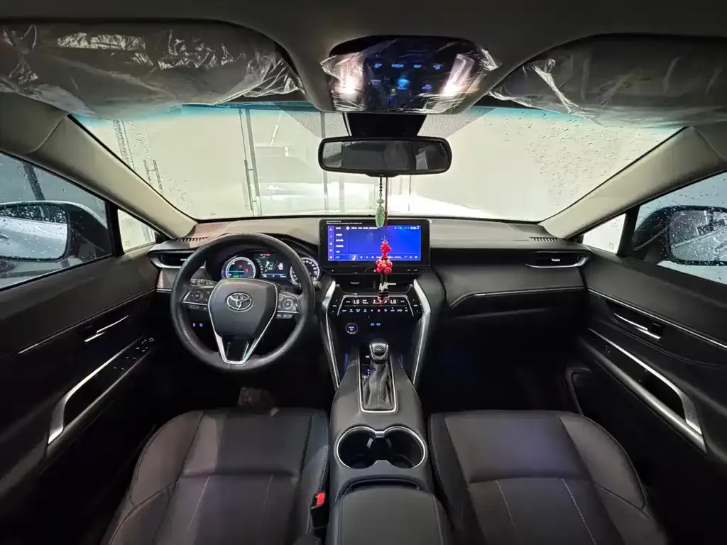 Toyota Harrier — фото 6