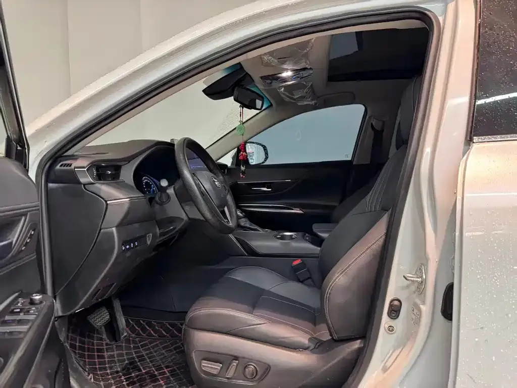 Toyota Harrier — фото 7