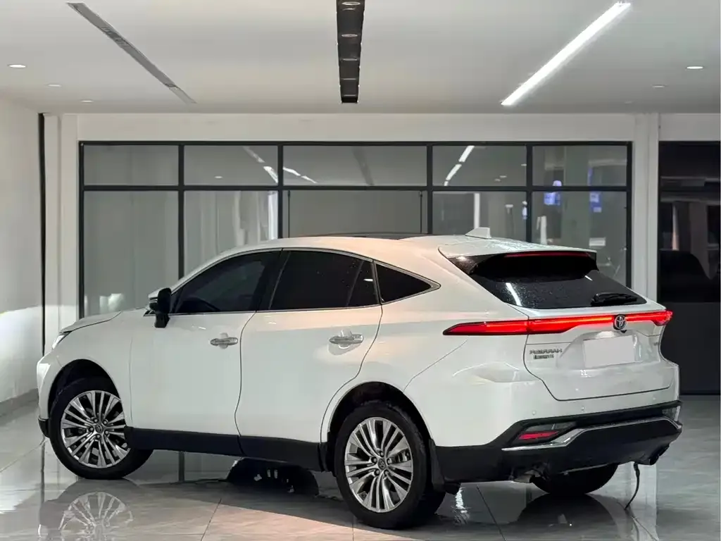 Toyota Harrier — фото 2