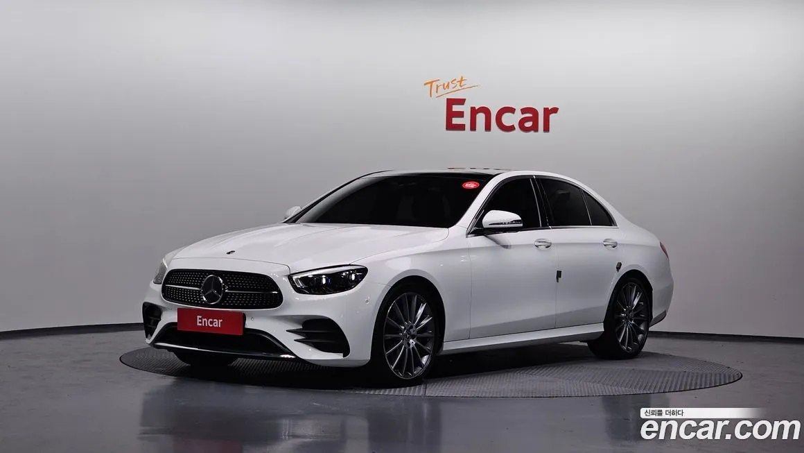 Mercedes-Benz E-Class — фото 1