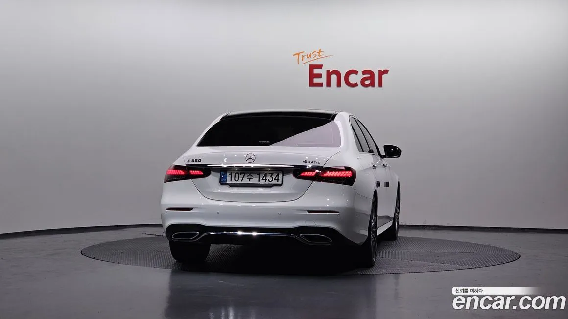 Mercedes-Benz E-Class — фото 3