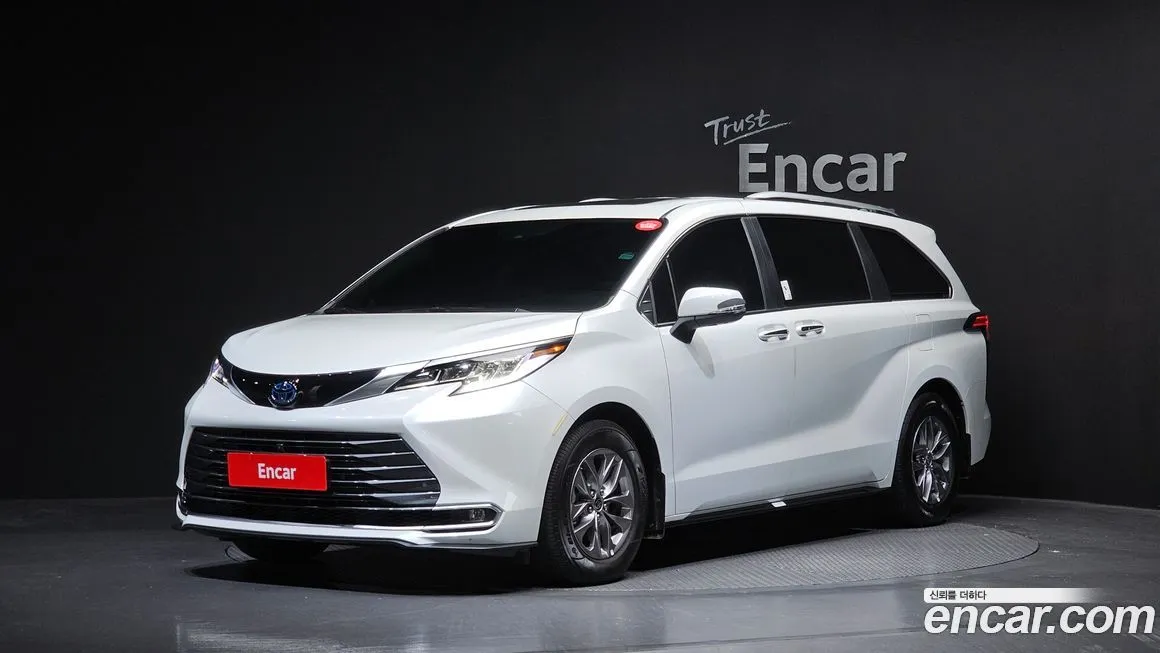 Toyota Sienna 2023 из KR, фото 1