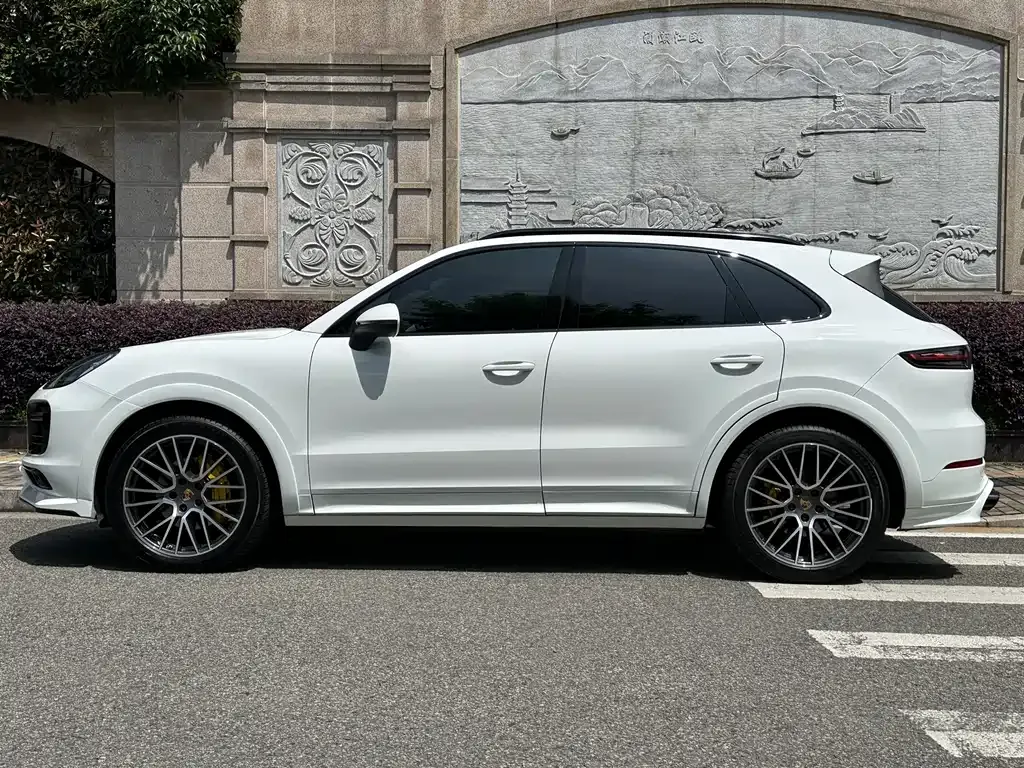 Porsche Cayenne — фото 9