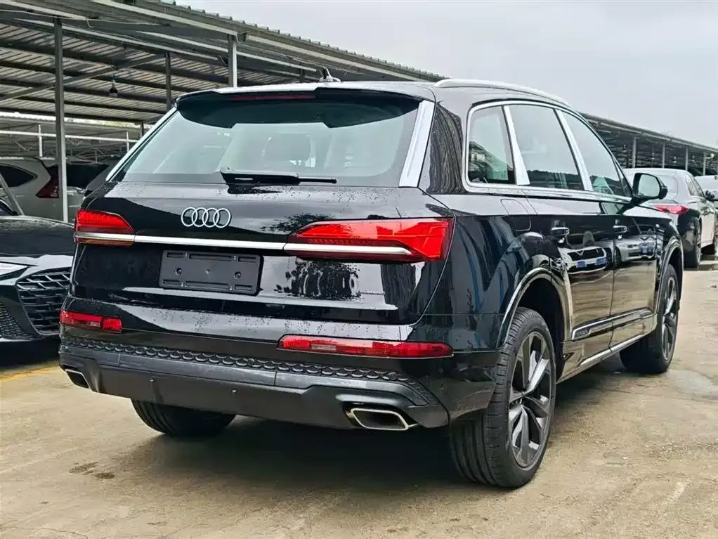 Audi Q7 — фото 7