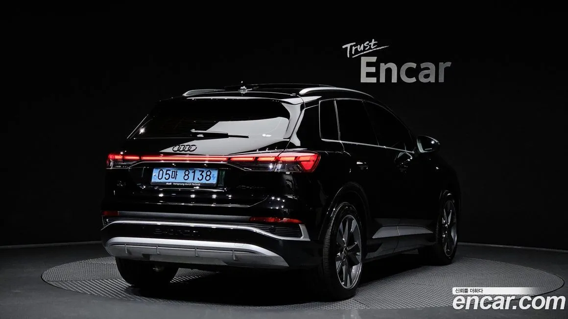 Audi Q4 e-tron — фото 3