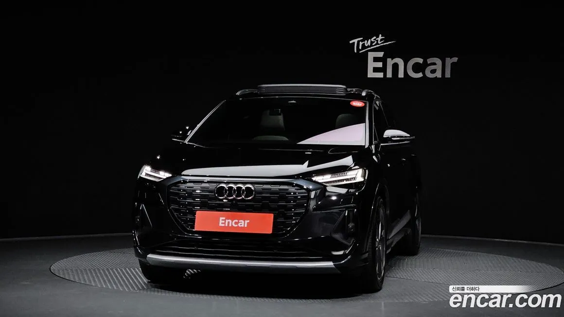 Audi Q4 e-tron — фото 10