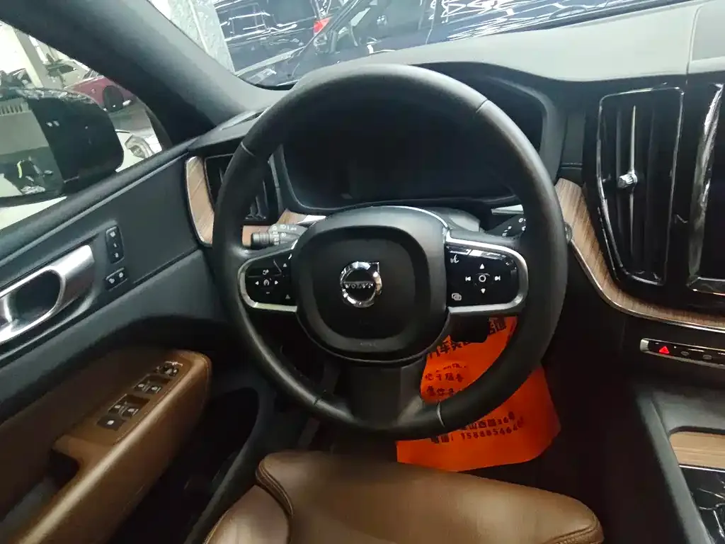 Volvo XC60 2023 из CN, фото 6