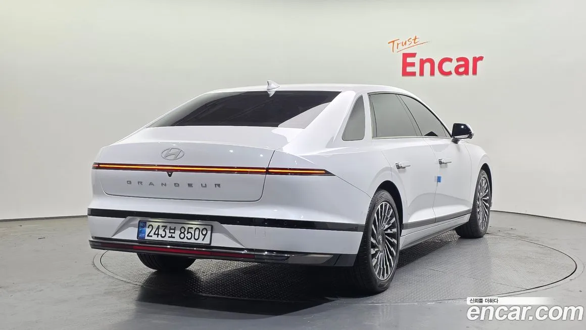 Hyundai Grandeur 2023 из KR, фото 3