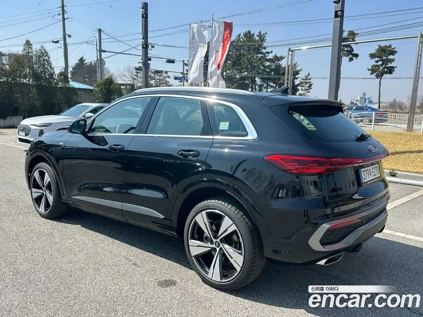 Audi Q5 2025 из KR, фото 9