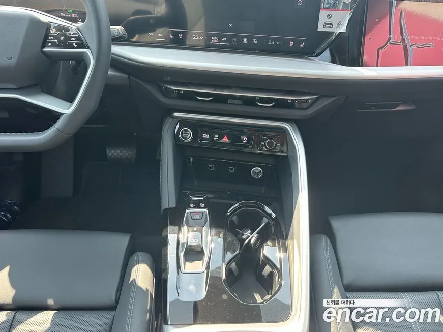 Audi Q5 2025 из KR, фото 2