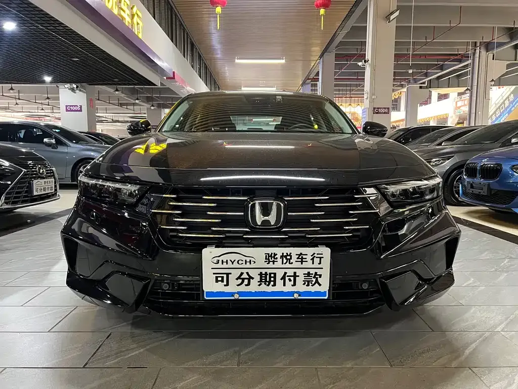 Honda Accord — фото 1
