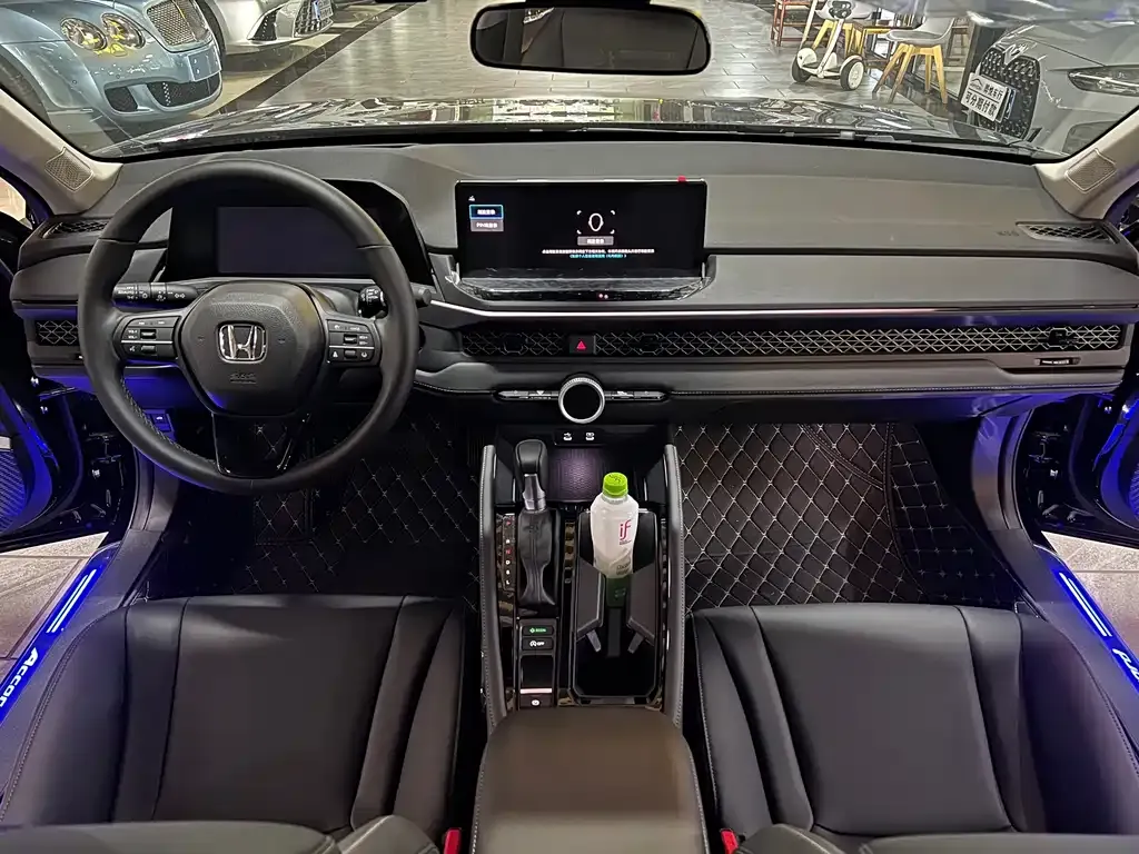 Honda Accord — фото 8