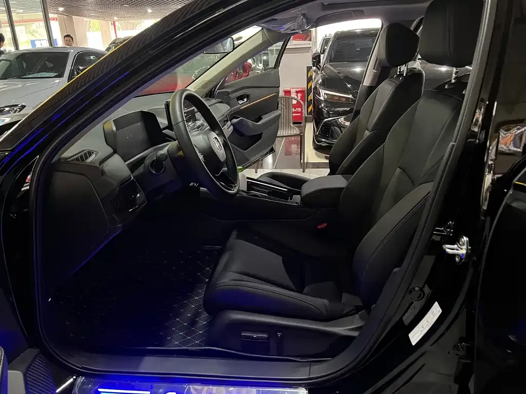 Honda Accord — фото 10