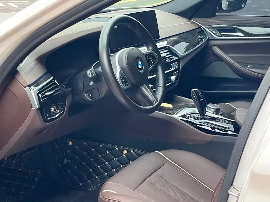 BMW 5 Series — фото 4