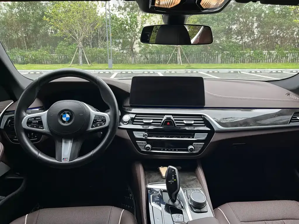 BMW 5 Series — фото 10