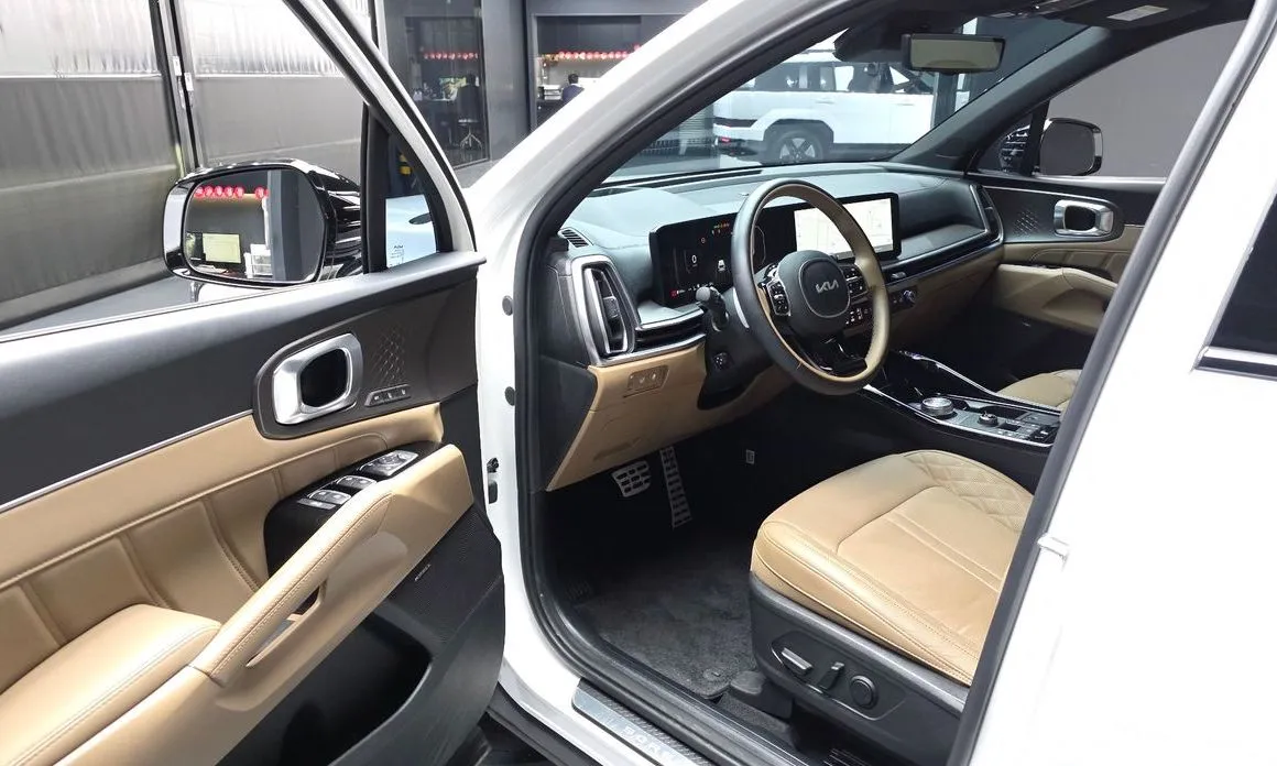 Kia Sorento — фото 5