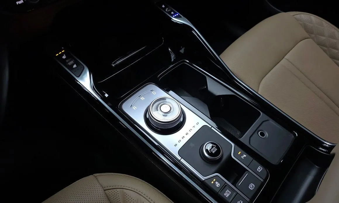 Kia Sorento — фото 6
