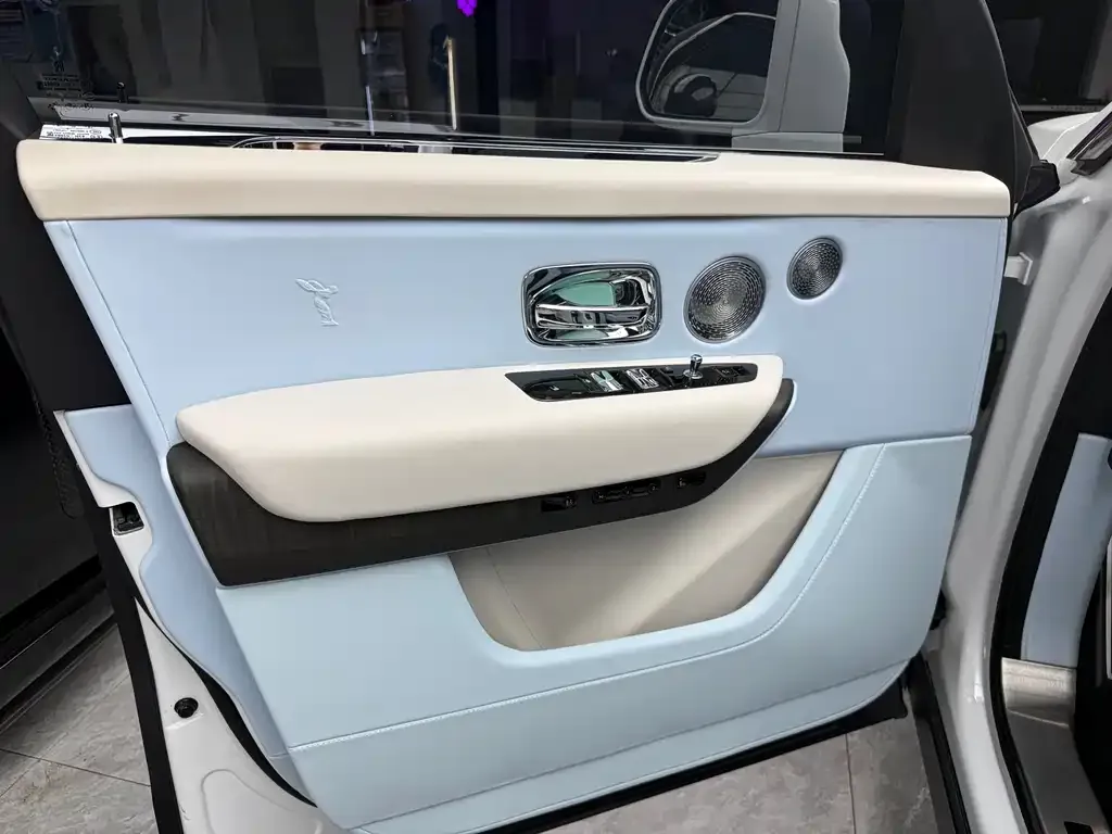 Rolls-Royce Cullinan 2023 из CN, фото 7