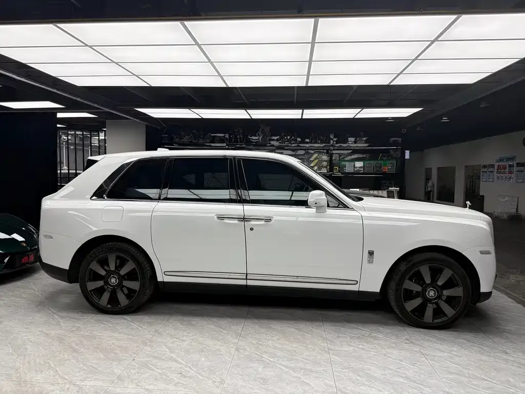Rolls-Royce Cullinan 2023 из CN, фото 3