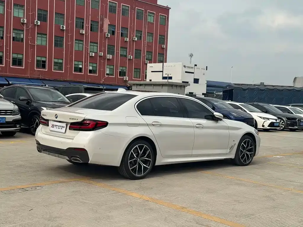 BMW 5 Series — фото 4