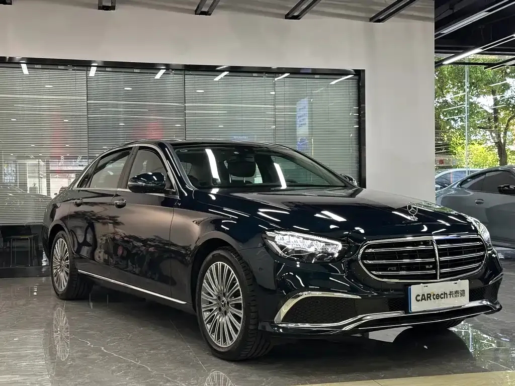 Mercedes-Benz E-Class — фото 10