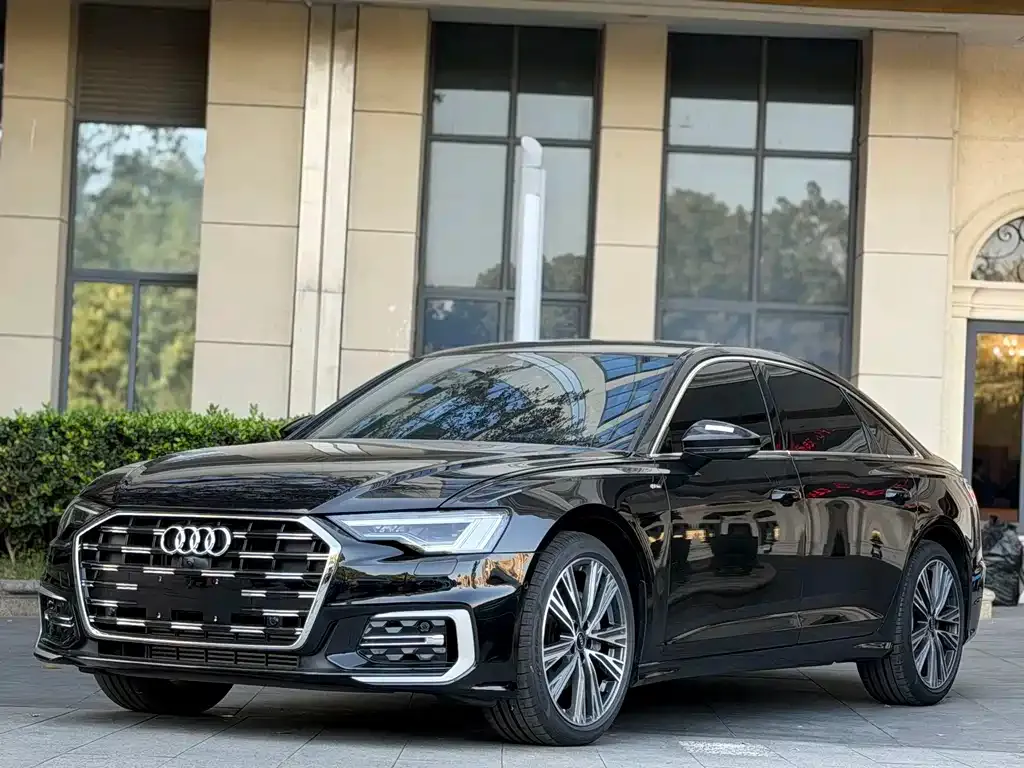Audi A6L — фото 1
