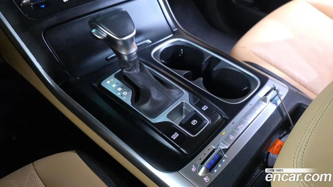 Kia Carnival — фото 10