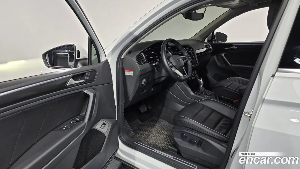 Volkswagen Tiguan — фото 7