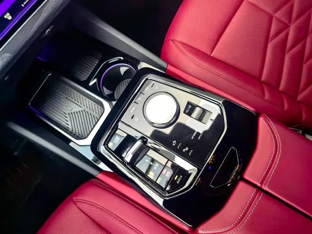 BMW i5 2025 из CN, фото 7
