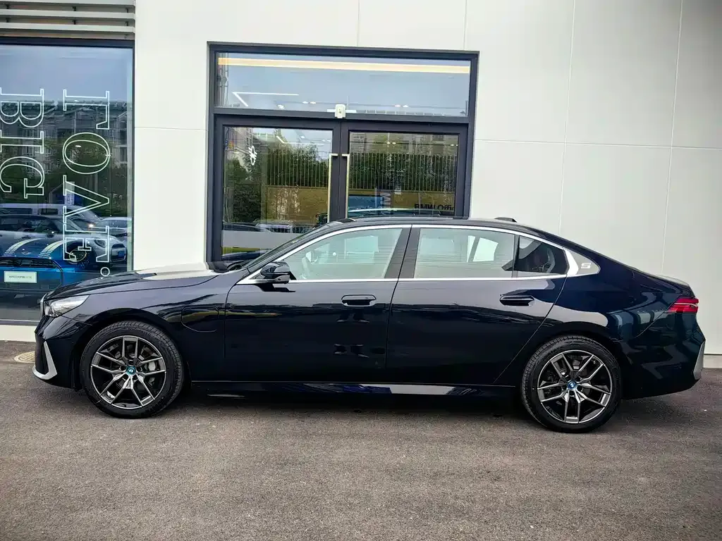 BMW i5 2025 из CN, фото 5