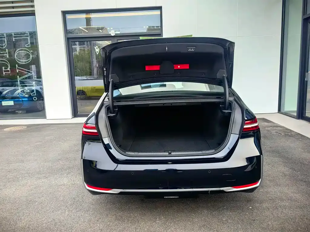 BMW i5 2025 из CN, фото 3