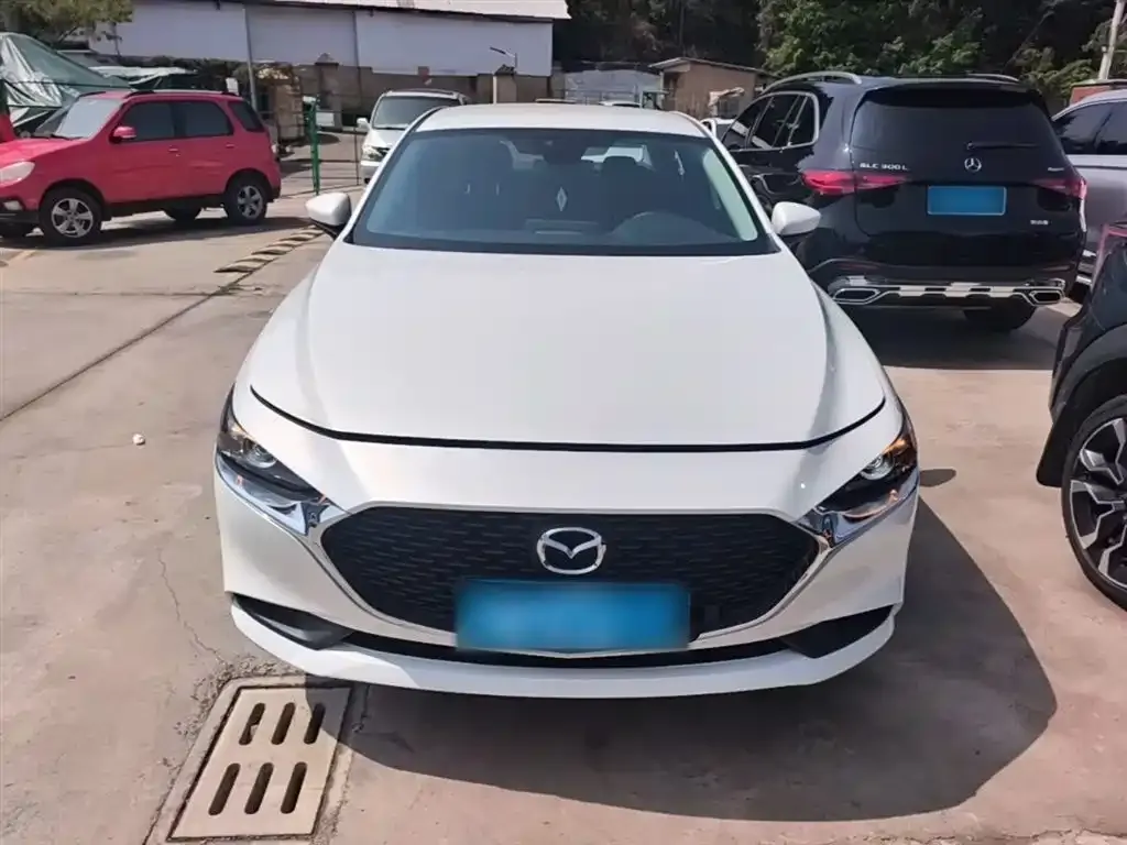 Mazda 3 Axela — фото 10