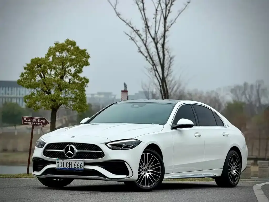 Mercedes-Benz C-Class — фото 1