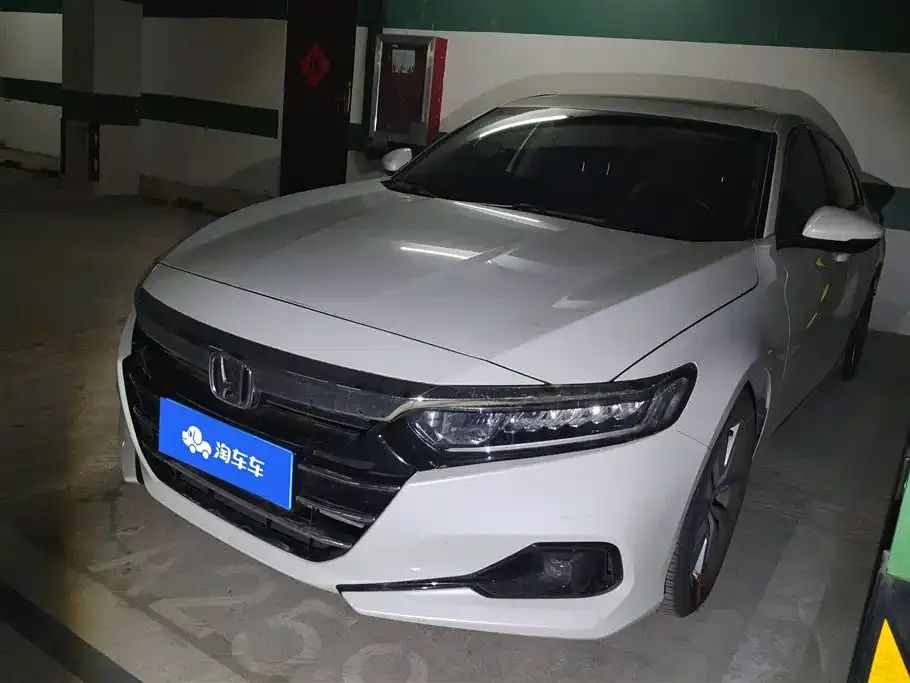 Honda Accord — фото 1