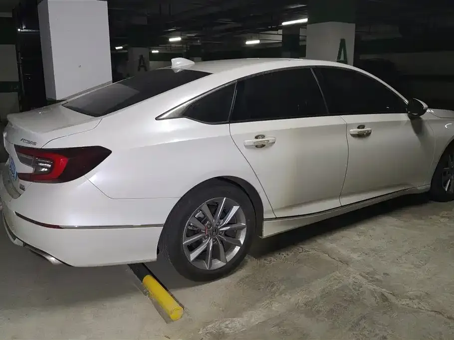 Honda Accord — фото 7