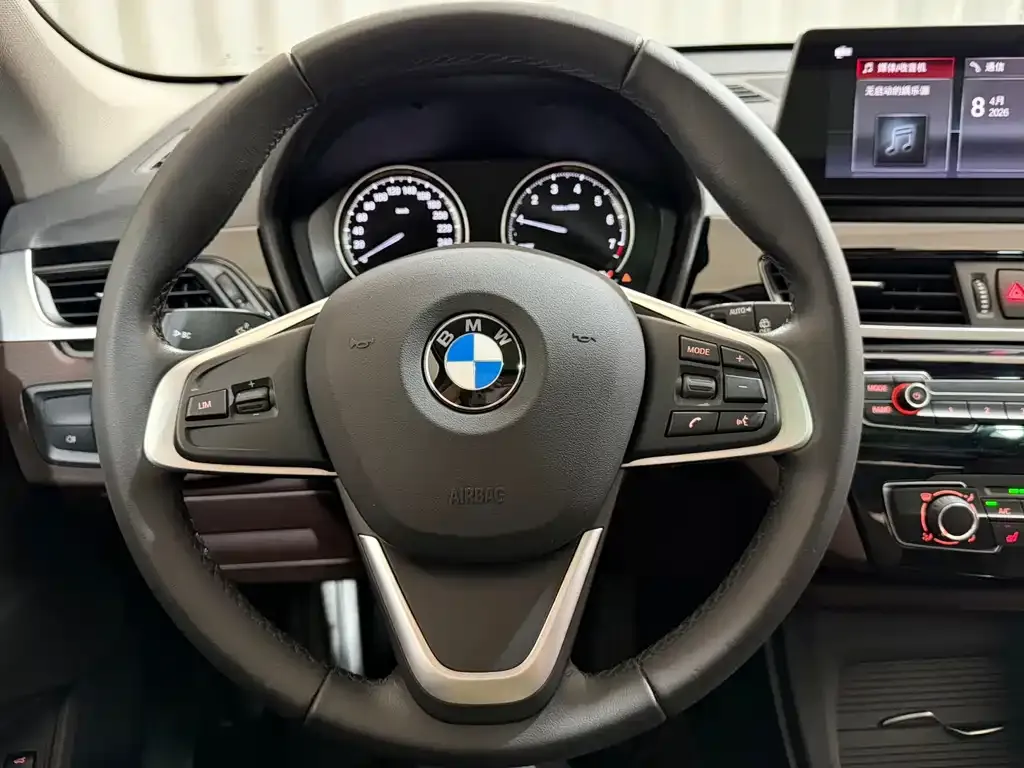 BMW X1 — фото 10
