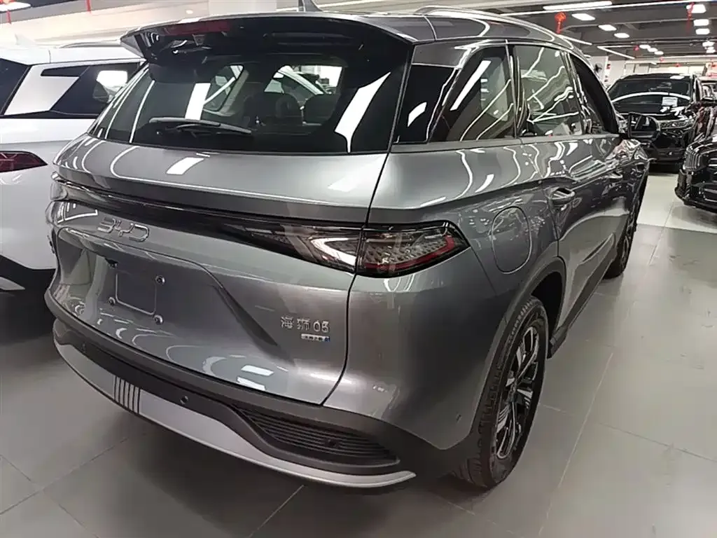 BYD Seal 05 DM-i — фото 10