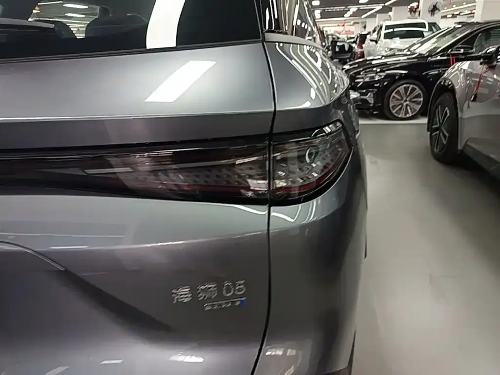 BYD Seal 05 DM-i — фото 9