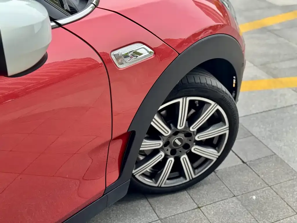 MINI Clubman — фото 7