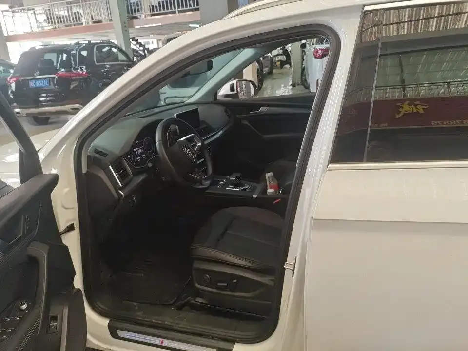 Audi Q5L 2021 из CN, фото 2