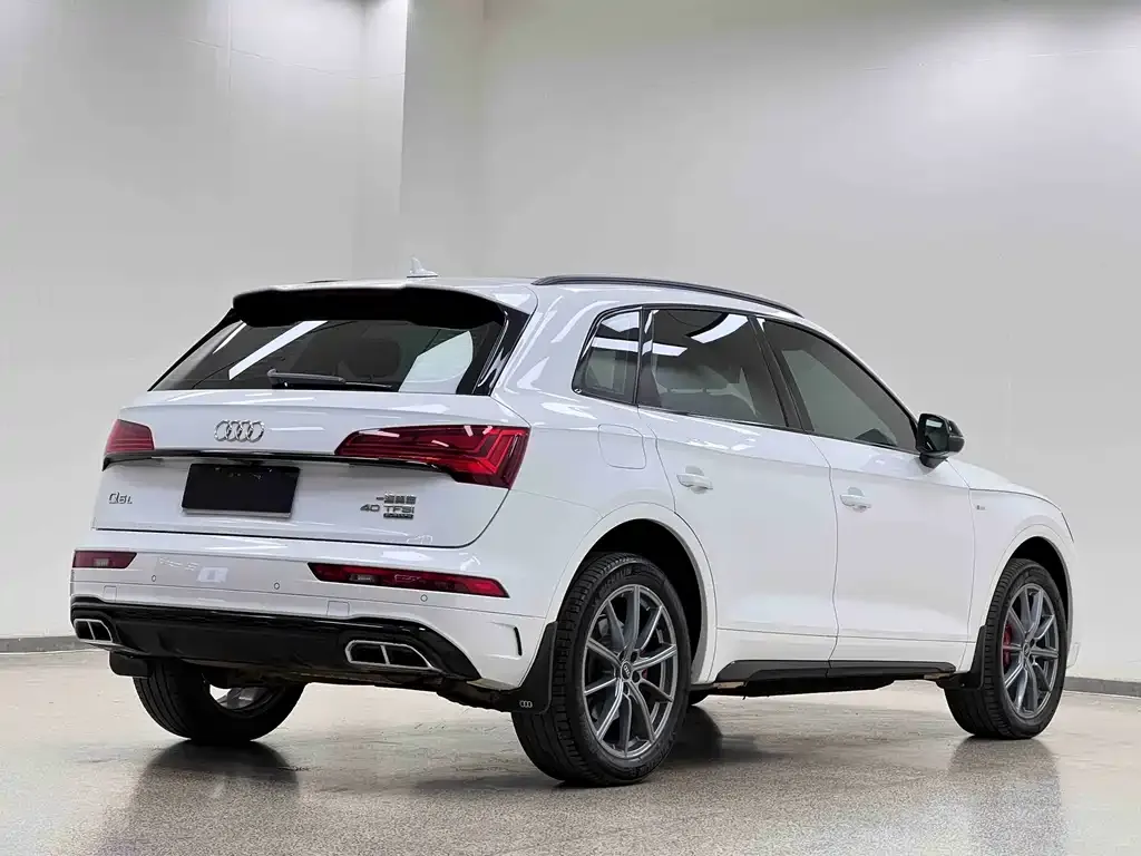 Audi Q5L — фото 3