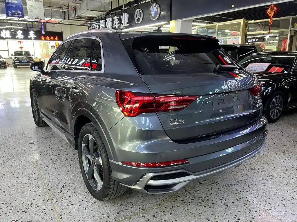 Audi Q3 — фото 10