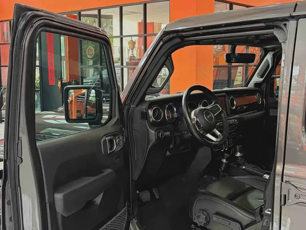 Jeep Wrangler — фото 5